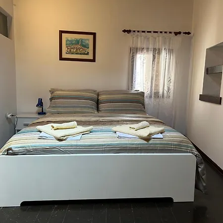 Boutique House Djak בית הארחה 3*